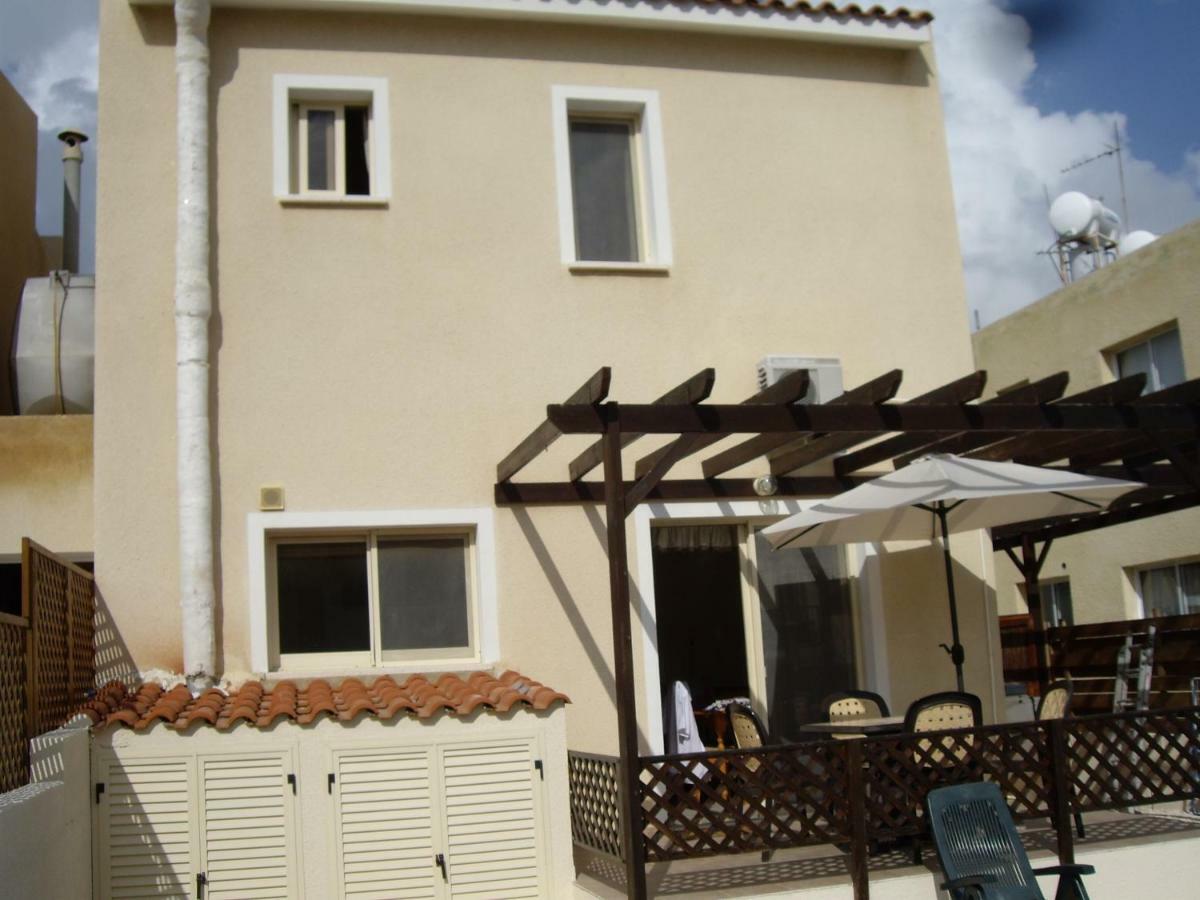 Frangipani Villa Пафос Екстер'єр фото