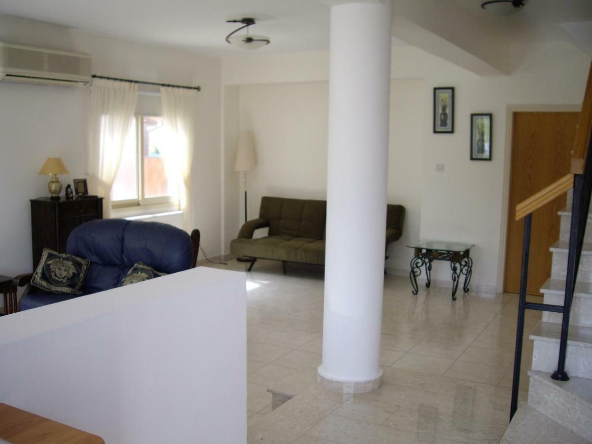 Frangipani Villa Пафос Екстер'єр фото